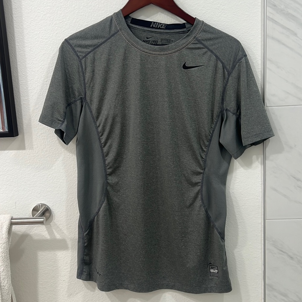 Nike Gray pro combat dri-fit fitted workout shirt size medium
